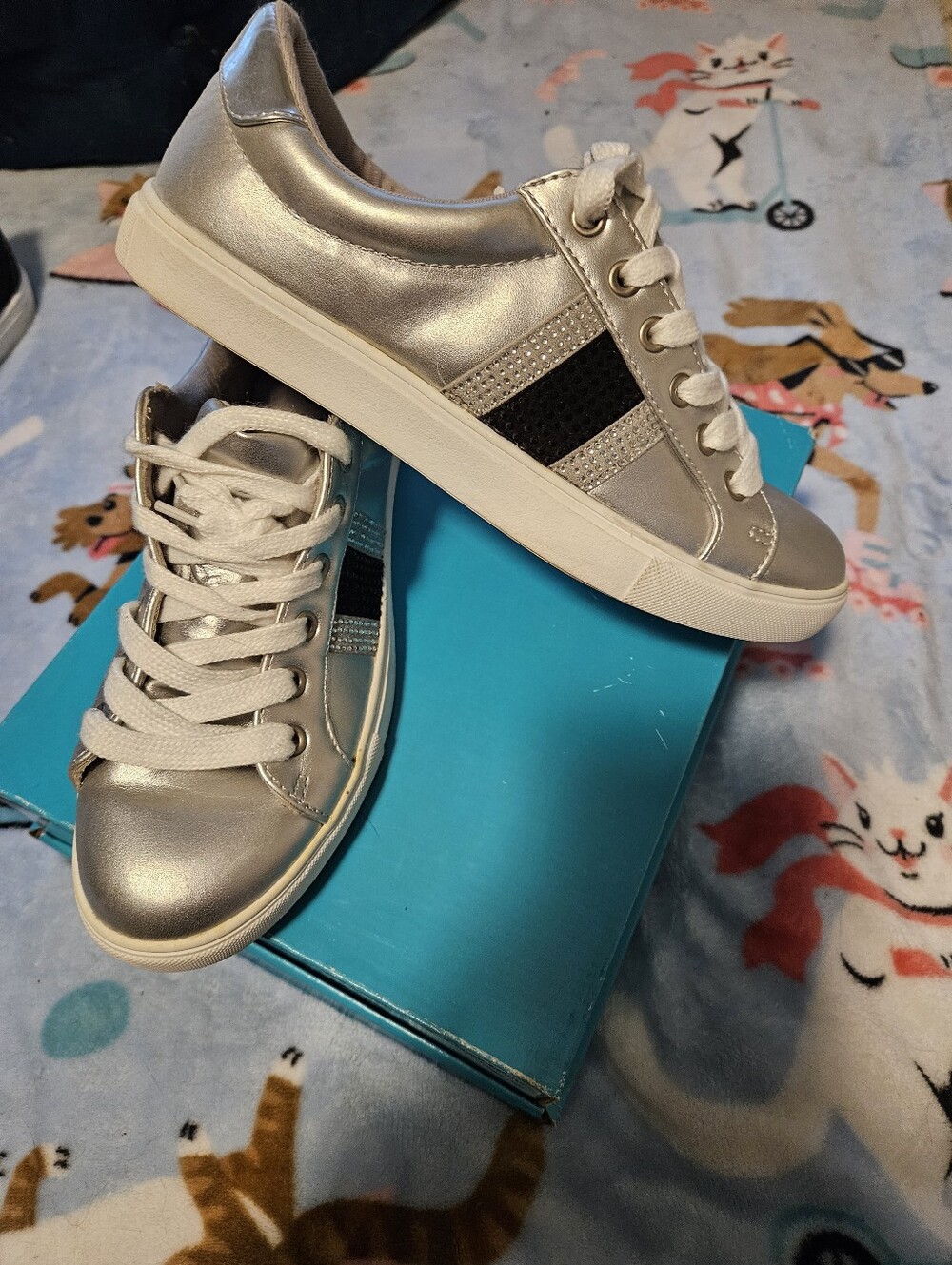BRAND NEW ** Silver Low-Top Women's Fashion Sneakers